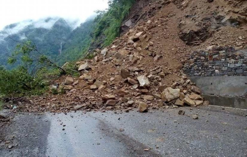 ललितपुरमा पहिरोमा परी एकको मृत्यु