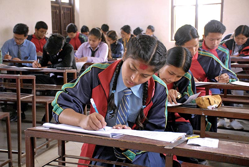 एसईईमा उत्कृष्ट ७४ विद्यार्थीले पाए छात्रवृत्ति