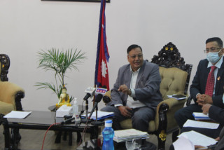 शिक्षामन्त्रीले सुने इसीडी शिक्षक र विद्यालय कर्मचारीले तलब नपाएको समस्या, अब के होला ? [भिडियाे]