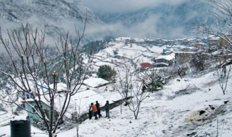 ताप्लेजुङमा हिमपात, बालबालिका र ज्येष्ठ नागरिक बढी प्रभावित 