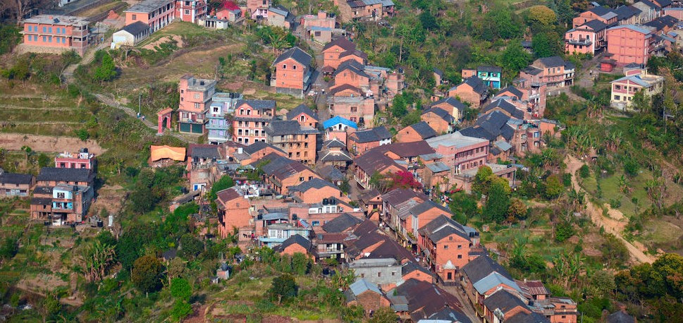 बन्दीपुरका १७ पर्यटकीय गन्तव्यको सूची सात भाषामा