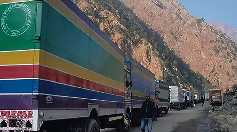 रसुवागढी नाकाबाट पाँच अर्ब भन्दा बढीको सामग्री आयात