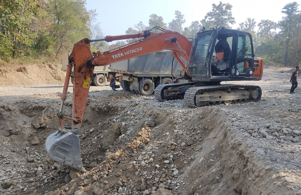 नदीजन्य पदार्थ निकाल्न नियमविपरीत एक्साभेटर प्रयोग 