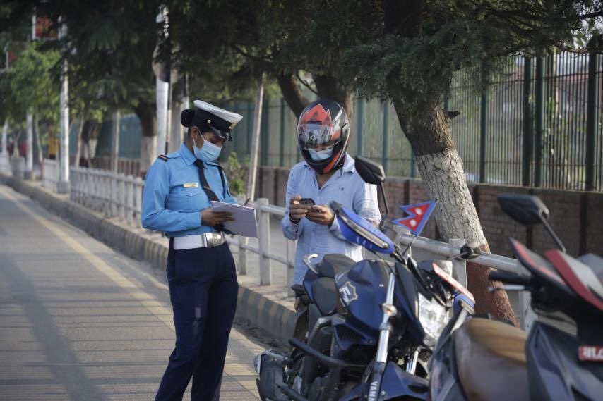 उपत्यकामा सवारी चेकजाँचमा कडाइ, १८९ चालक कारबाहीमा
