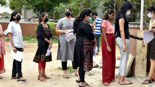 'ब्रा' खोल्न लगाइएकी छात्राको बयान, 'कपालले ढाकिने कोशिस गर्‍यौँ'