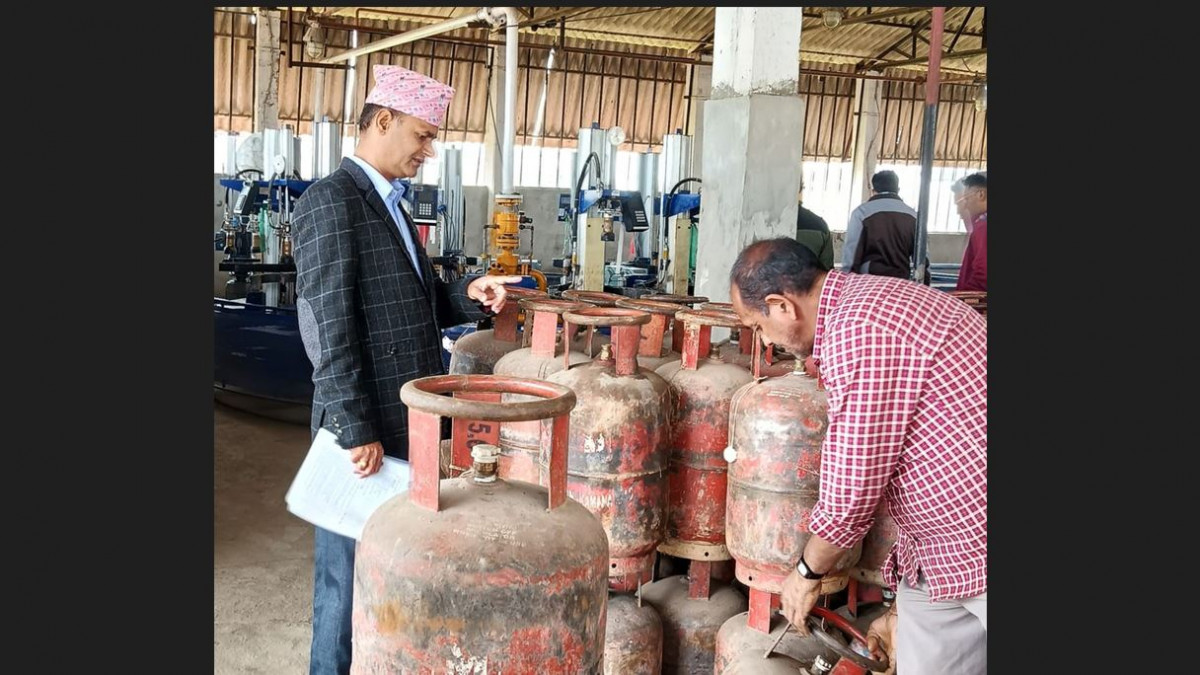 बाँकेमा गुणस्तरहीन सिलिण्डर बिक्री गर्न रोक