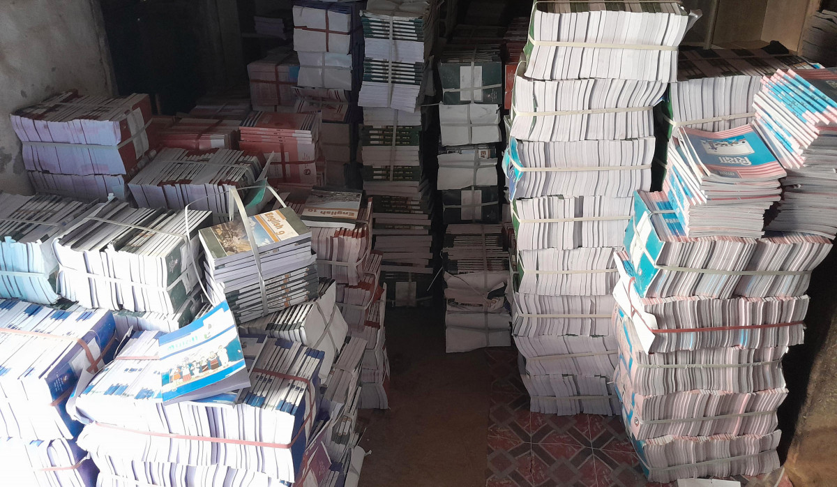 शैक्षिकसत्र अगावै जिल्लामा पाठ्यपुस्तक पुगे