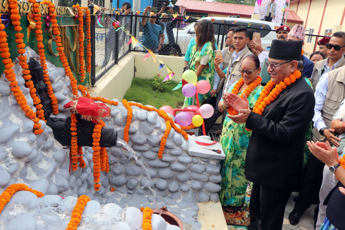 भरतपुरमा सम्पन्न खानेपानी आयोजनाको प्रधानमन्त्री प्रचण्डले गरे उद्घाटन