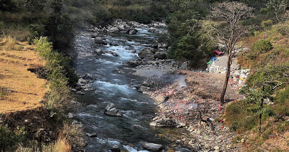 जथाभावी फोहर फाल्दा तमानखोला र बडिगाडखोला दुर्गन्धित