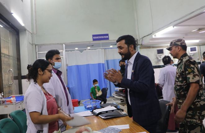 स्वास्थ्यमन्त्री यादवद्वारा वीर अस्पतालमा छड्के अनुगमन