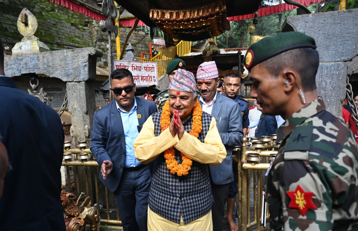 राष्ट्रपति पौडेलद्धारा दक्षिणकाली मन्दिर दर्शन
