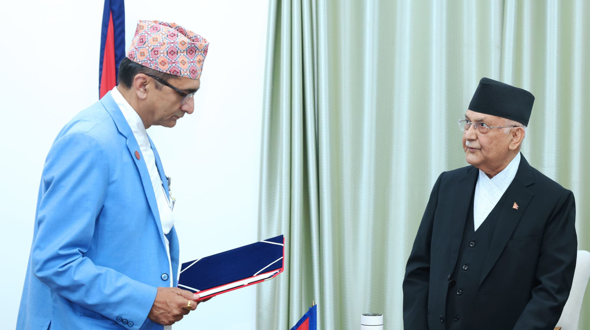 काठमाडौं विश्वविद्यालयका नवनियुक्त उपकुलपतिले लिए सपथ